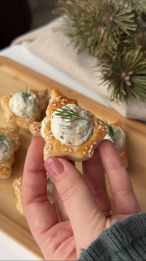 Deliciosos Biscoitos de Massa Folhada com Gergelim