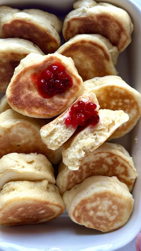 Fluffy Pancakes with Soda and Kefir