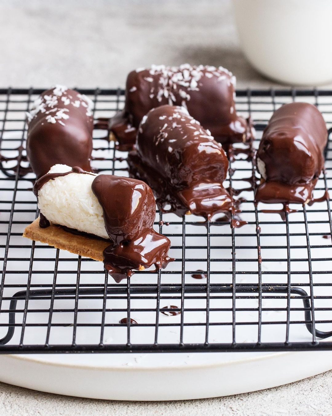 Lean shortbread coconut cookies with dark chocolate