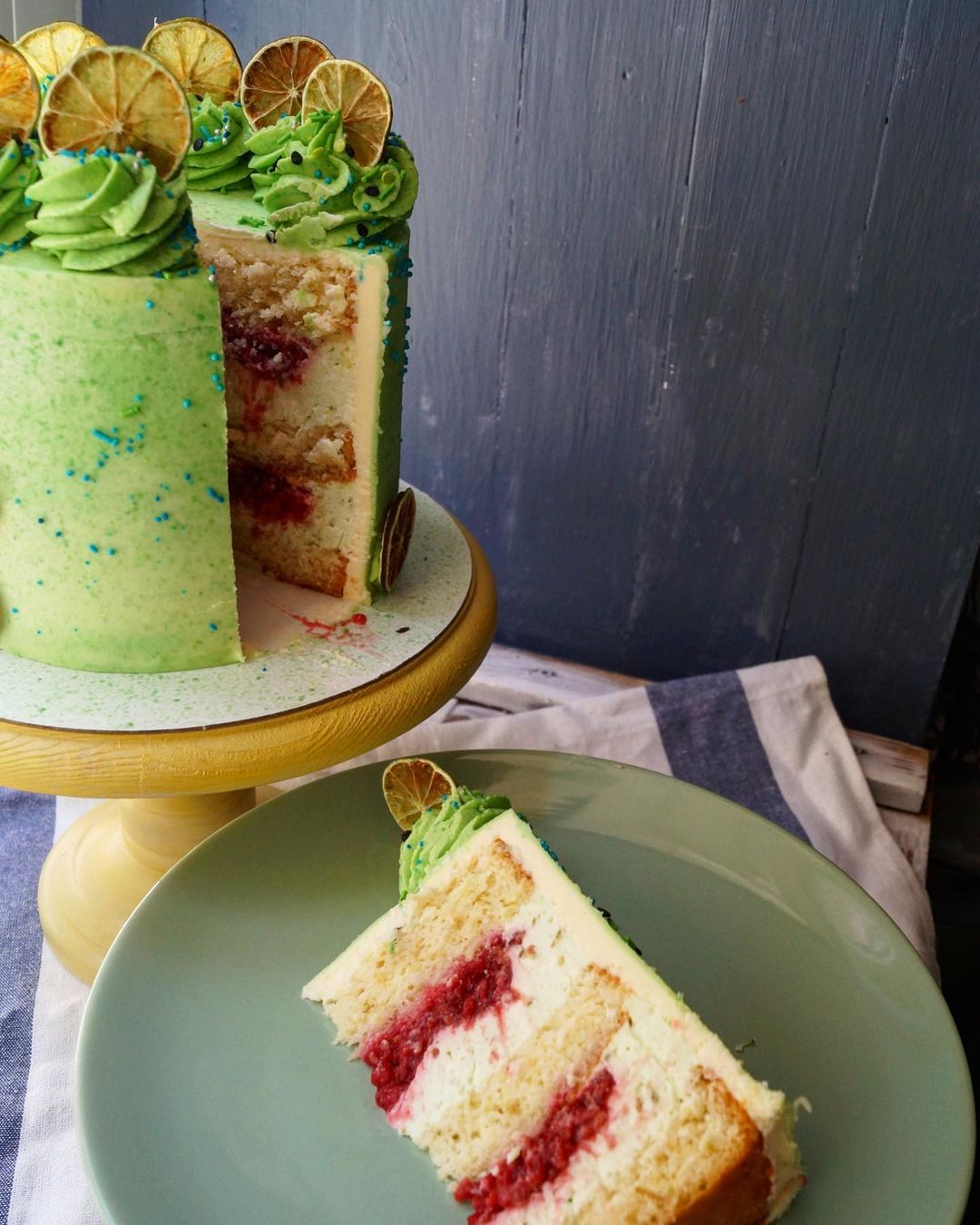 Lime & raspberry cake