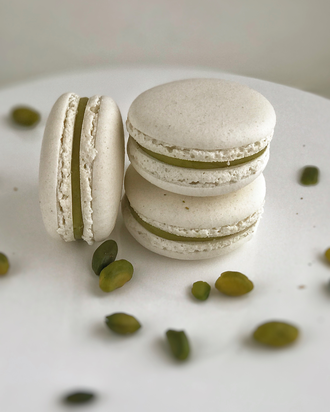 Macarons with pistachio ganache