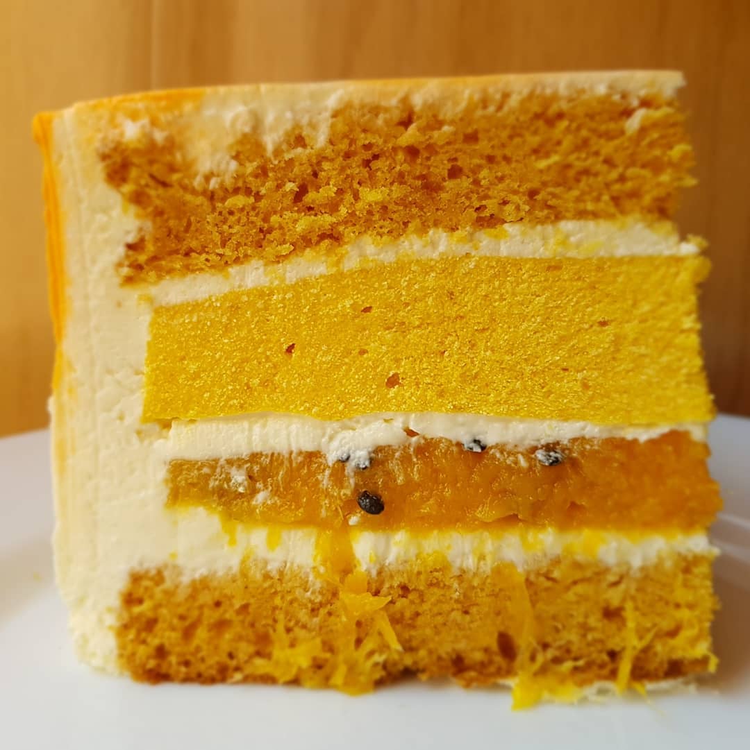 MANGO SPONGE BISCUIT