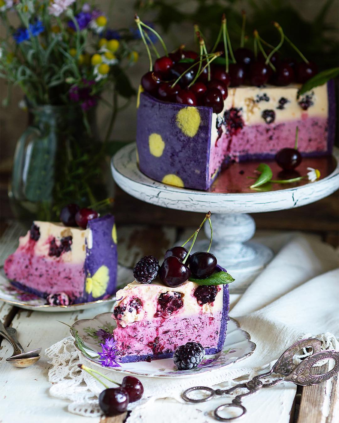 MOUSSE CAKE WITH JAPANESE SPONGE BISCUIT