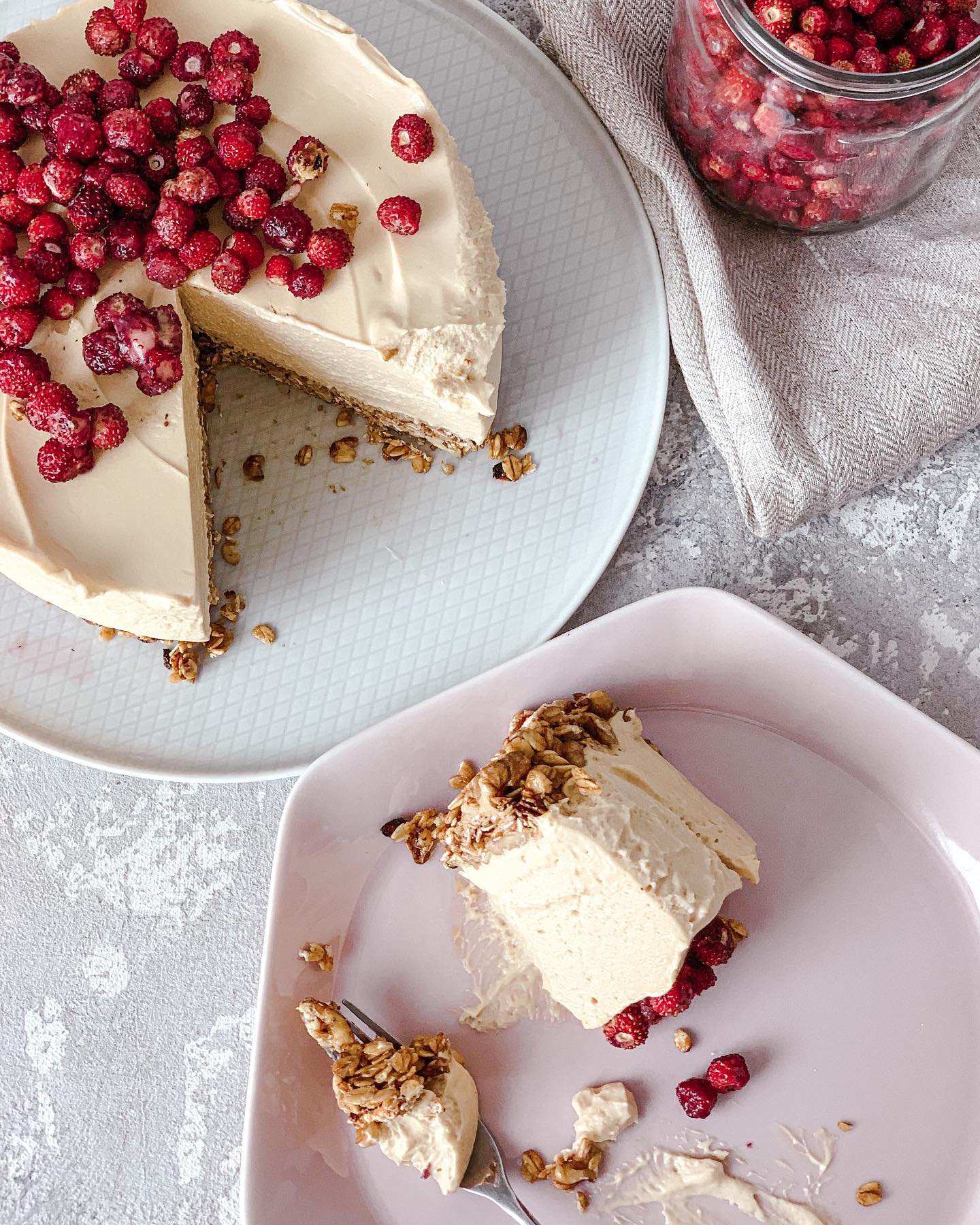 No-bake caramel cheesecake