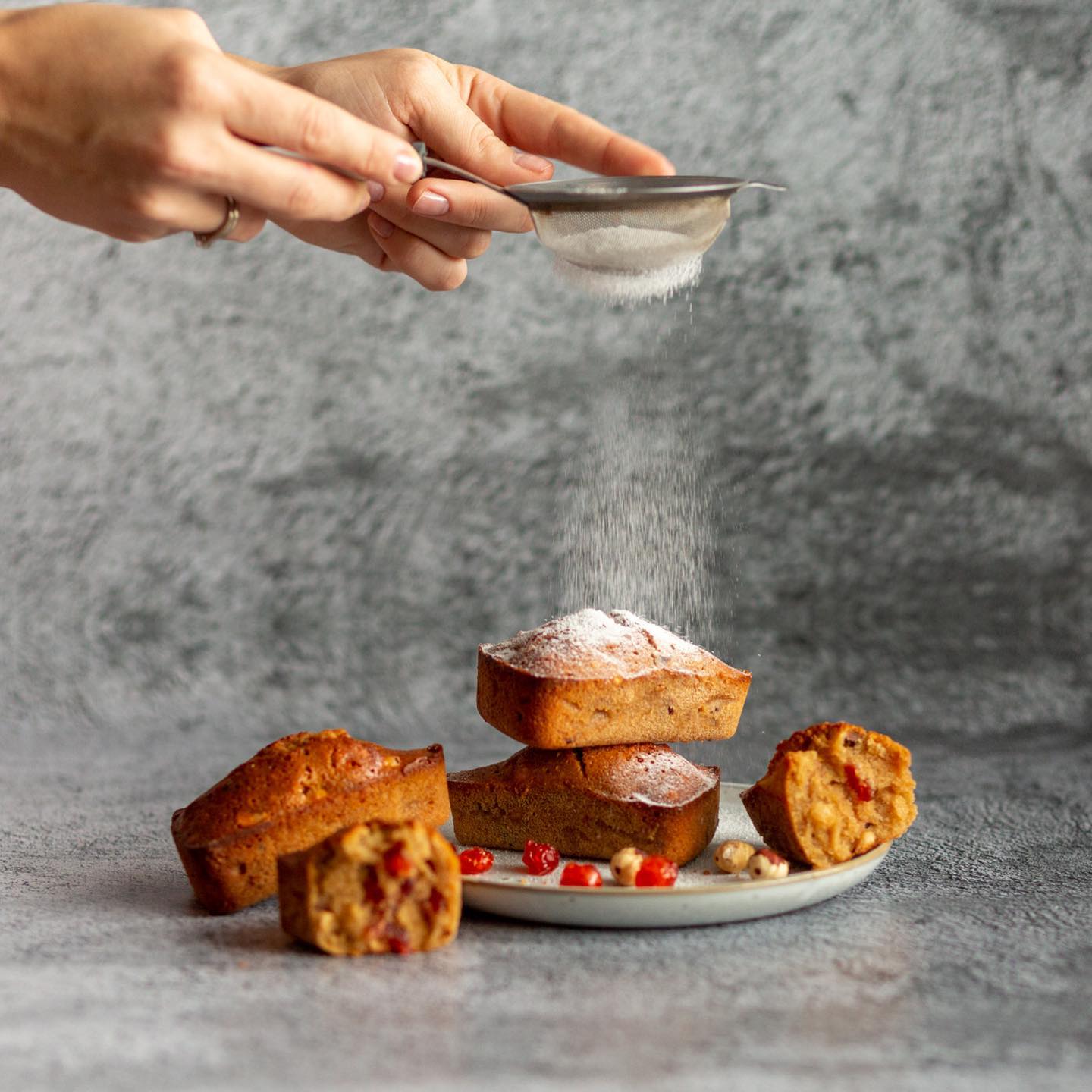 Nut tea cakes with cherry