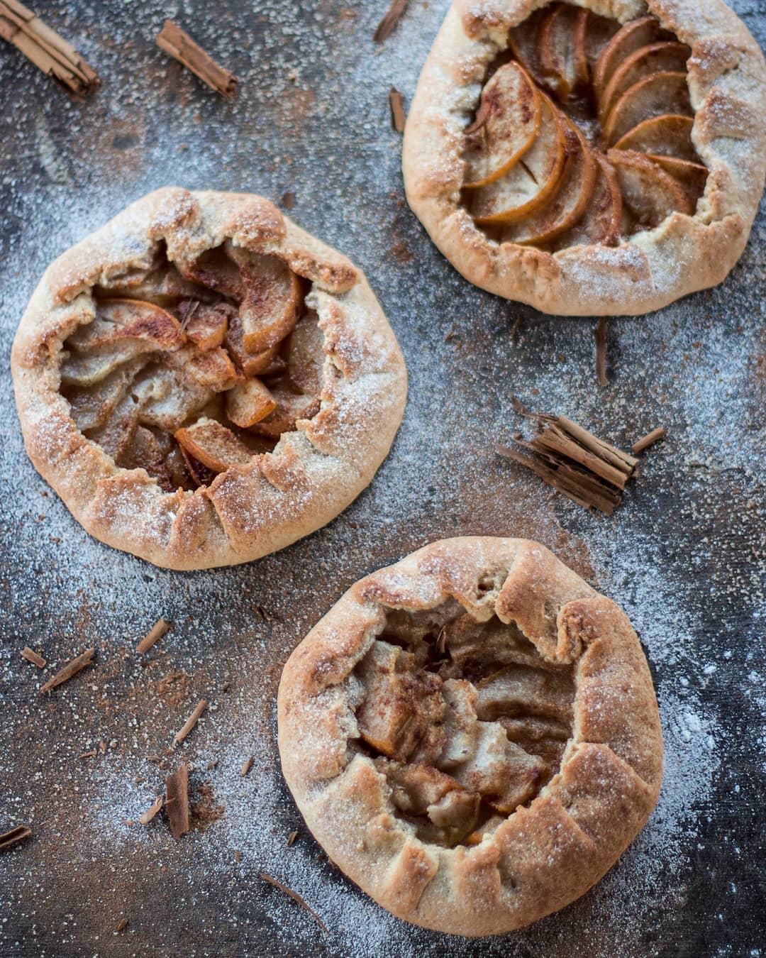 OPEN PIE WITH PEARS