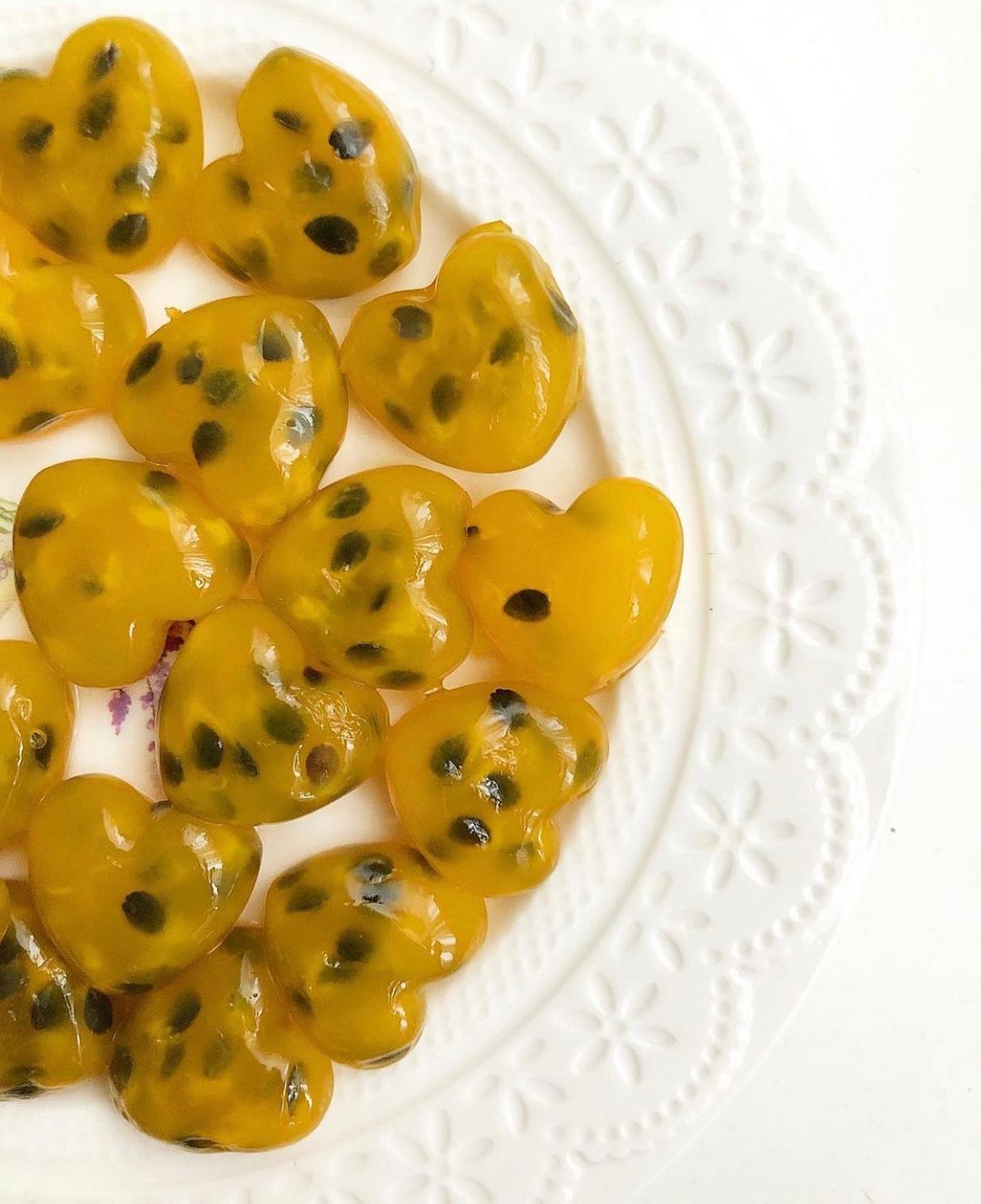 Passion fruit & strawberry gummy candies