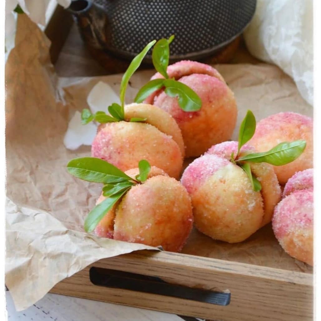 Peach-like cookies