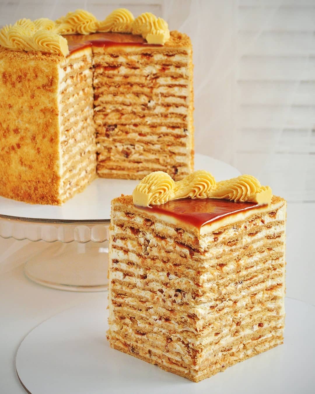 PEANUT CAKE WITH MAPLE SYRUP