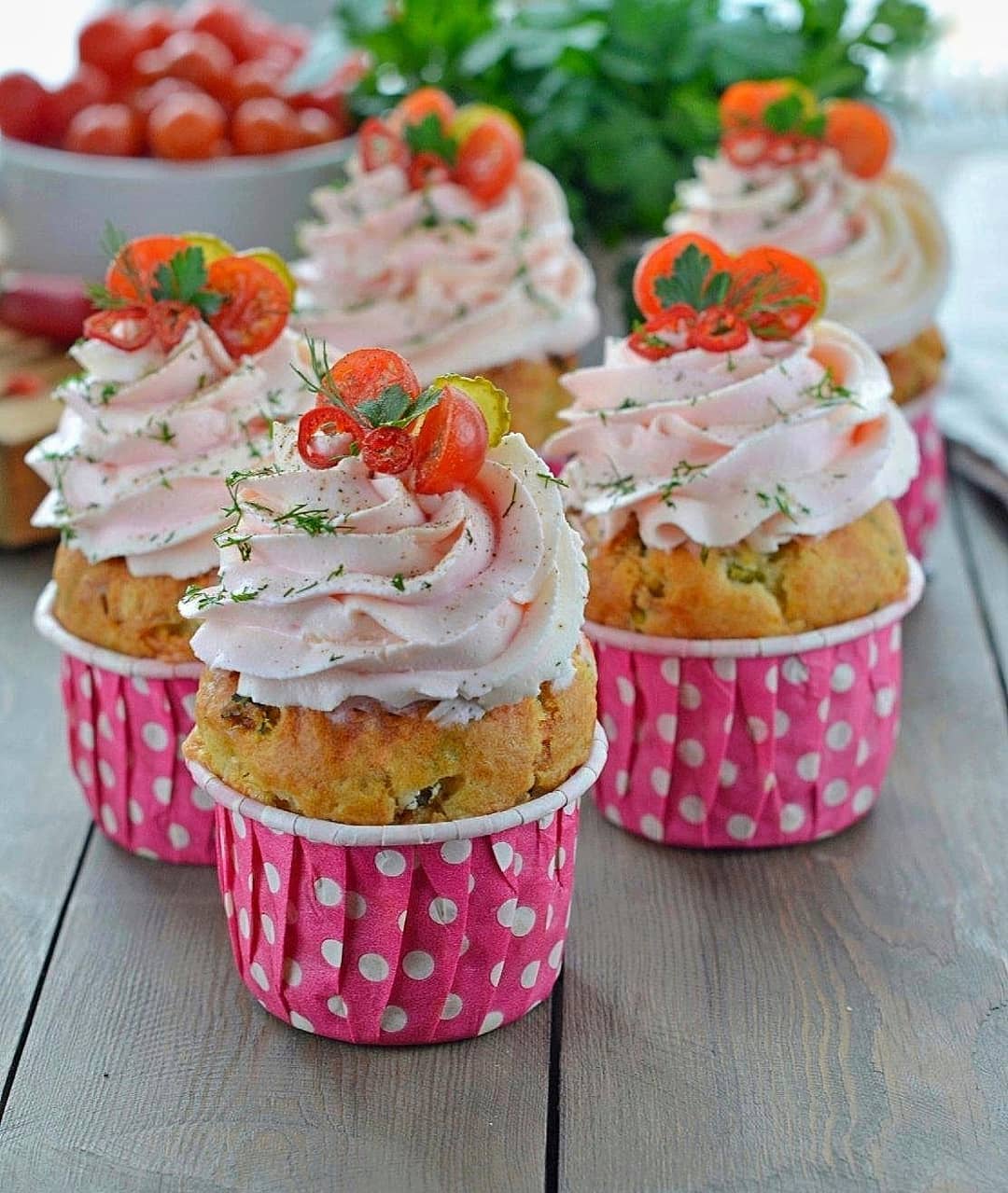 Piquant snack cupcakes