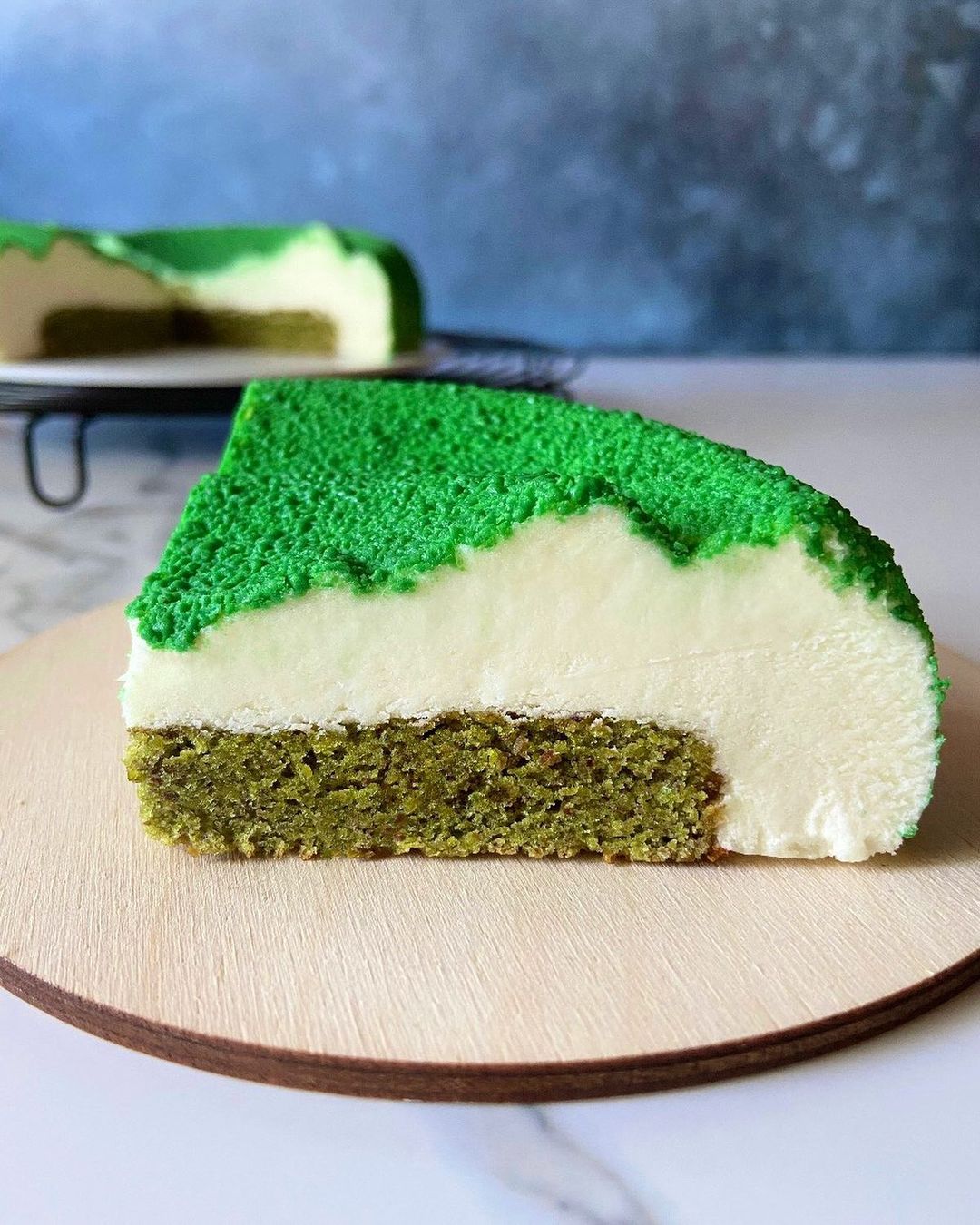 Pistachio, lime & basil mousse cake