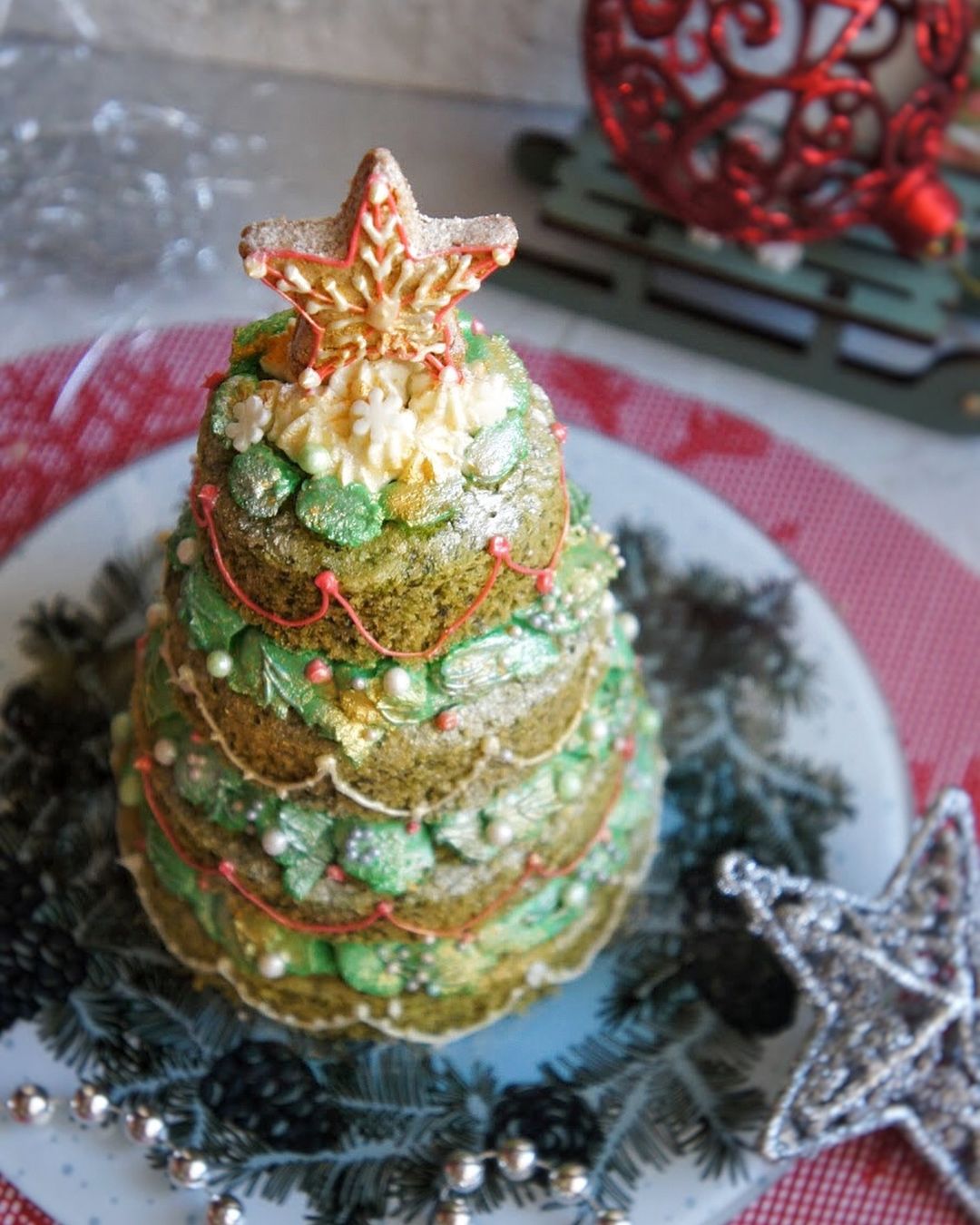HEALTHY CHRISTMAS TREE CAKE