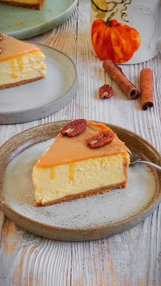 Pumpkin Cheesecake with Caramel and Pecans