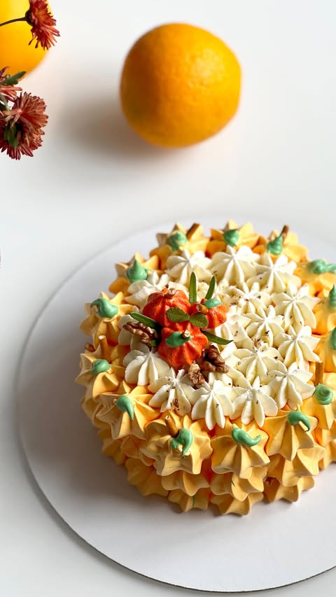 Deliciosos Postres de Merengue con Caramelo de Naranja y Frosting de Queso Crema