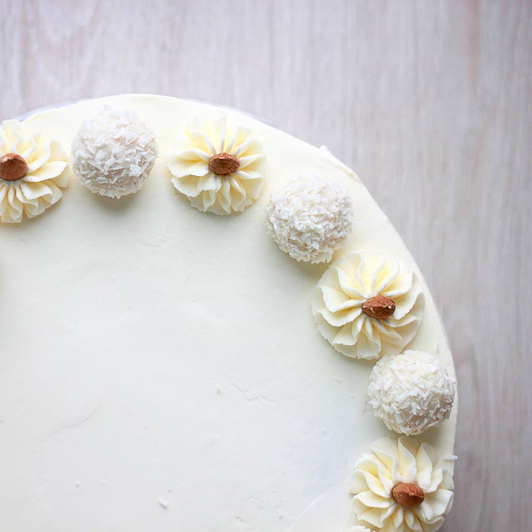 RAFFAELLO CAKE