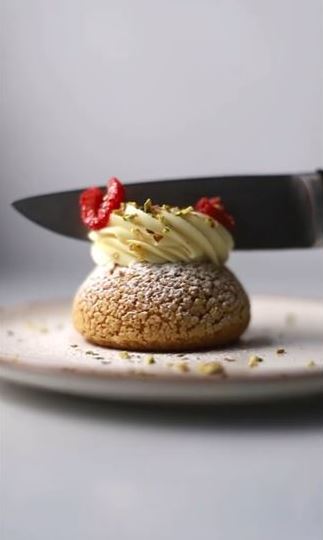 Raspberry & pistachio choux