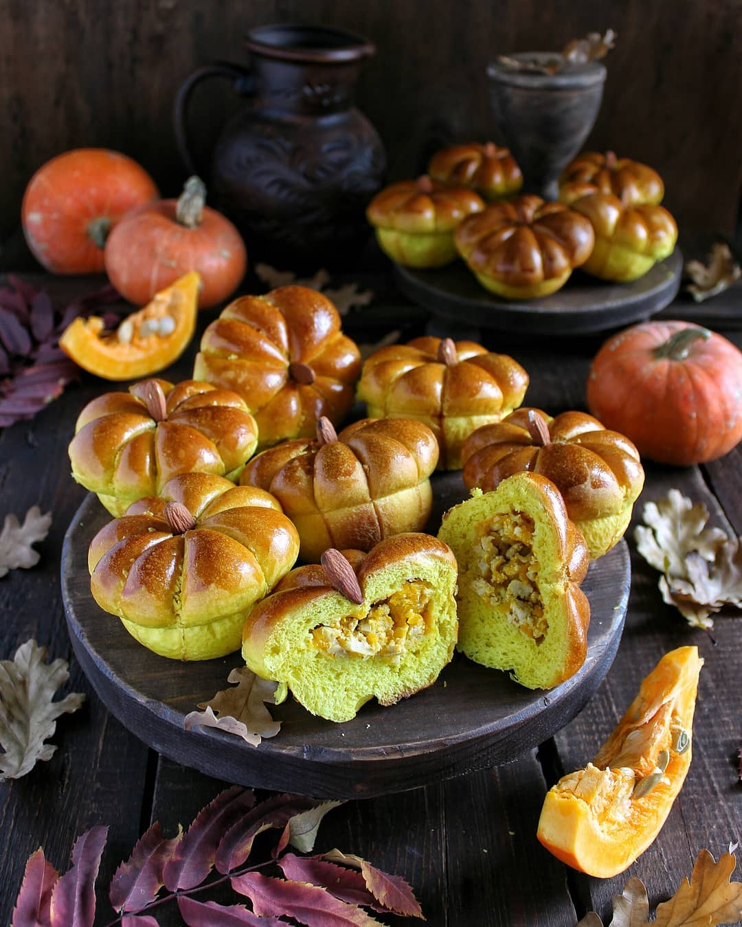 SQUASH-LIKE BUNS