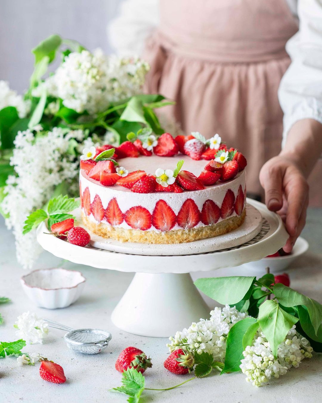 Strawberry cream cheese mousse cake