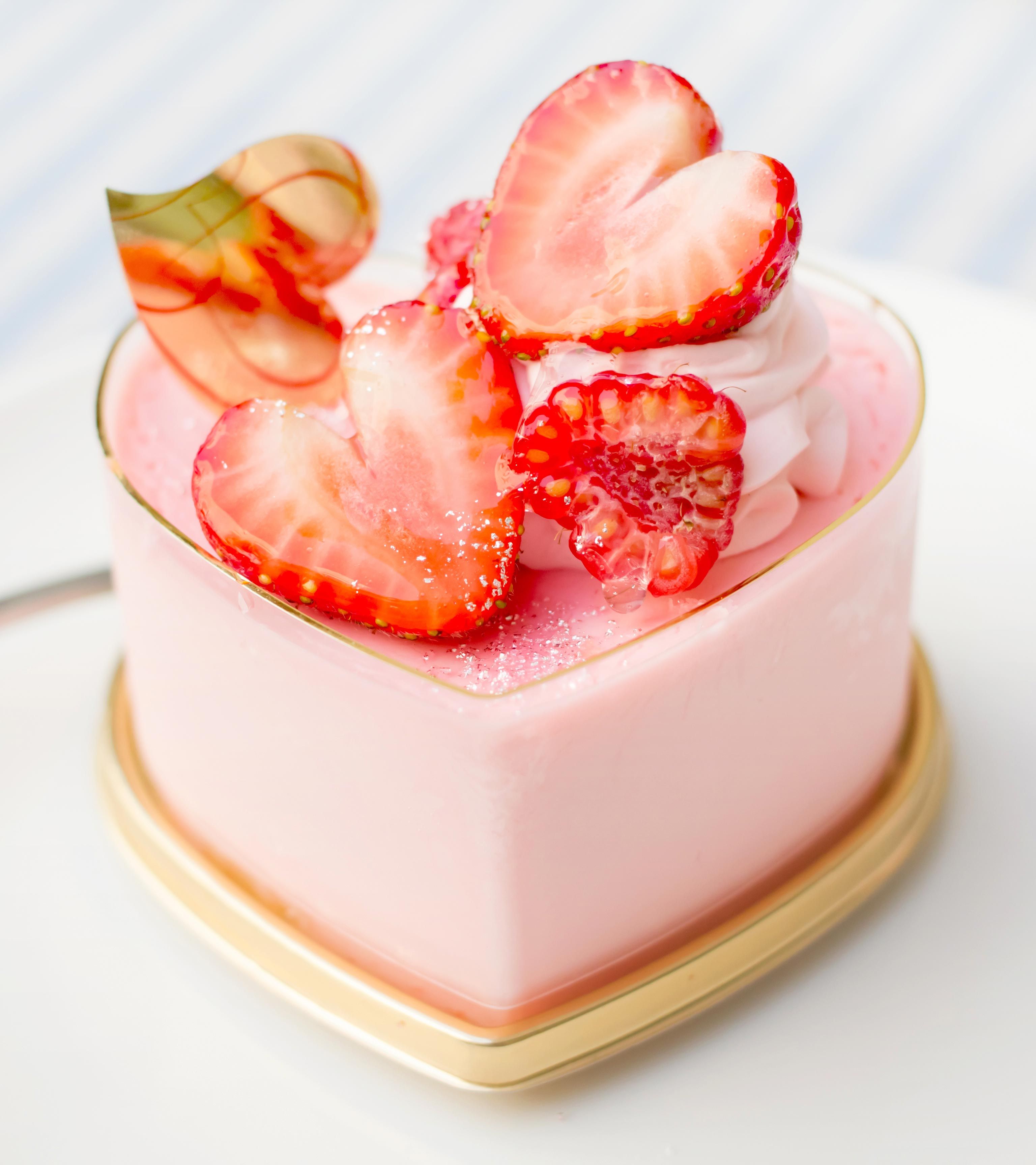 STRAWBERRY MOUSSE