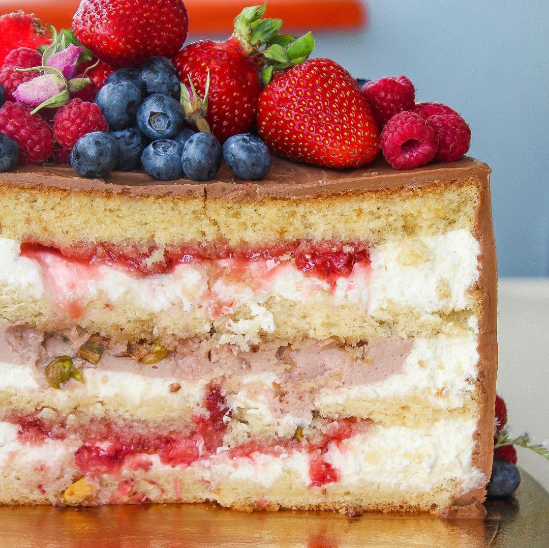 STRAWBERRY-PISTACHIO CAKE