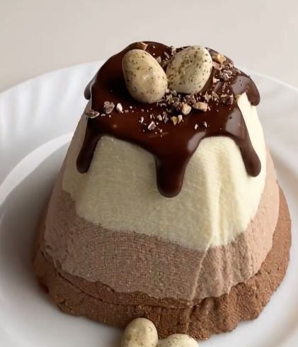 Three chocolate Easter cheese dessert