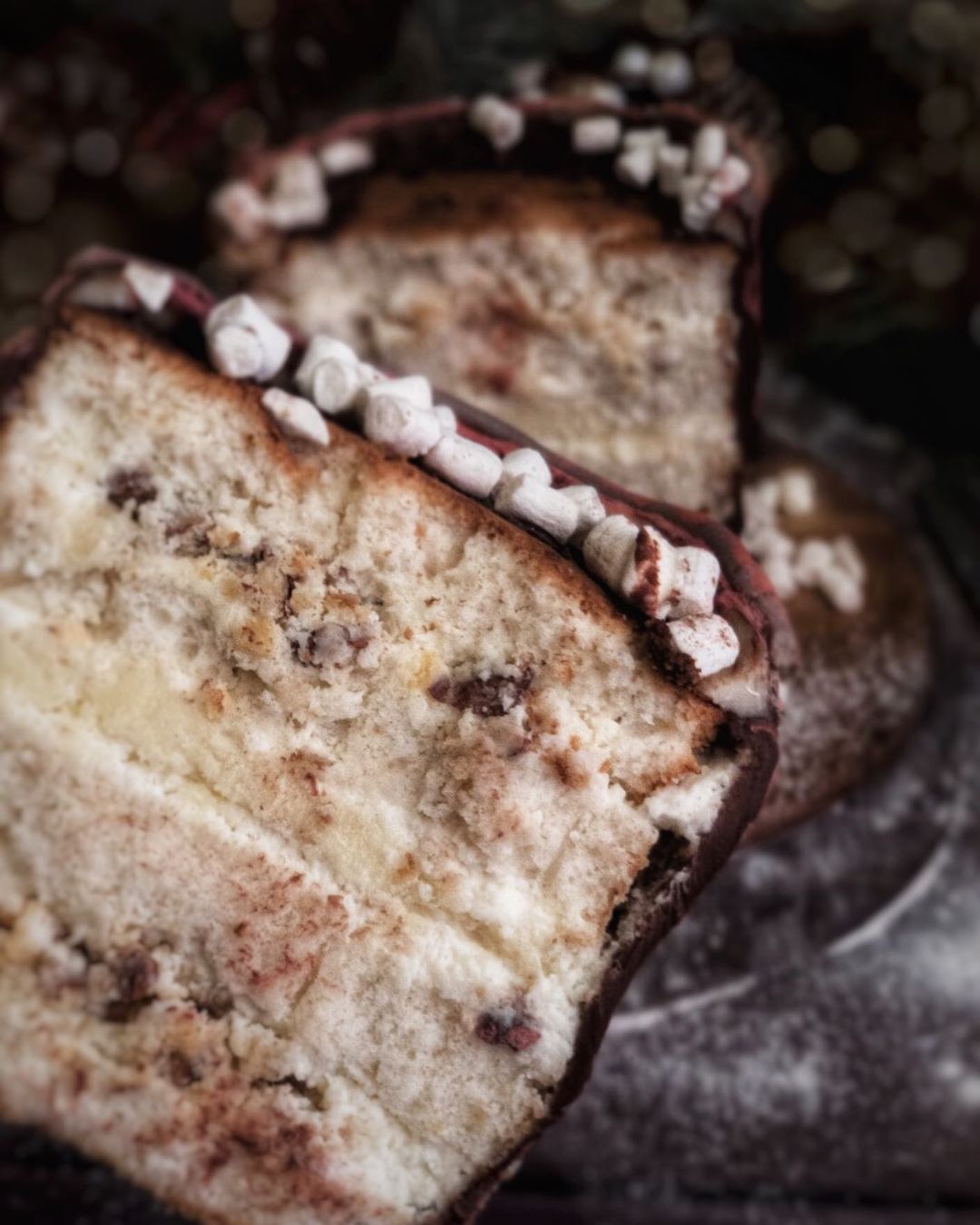 Vanilla & coconut cake with Reffaello filling