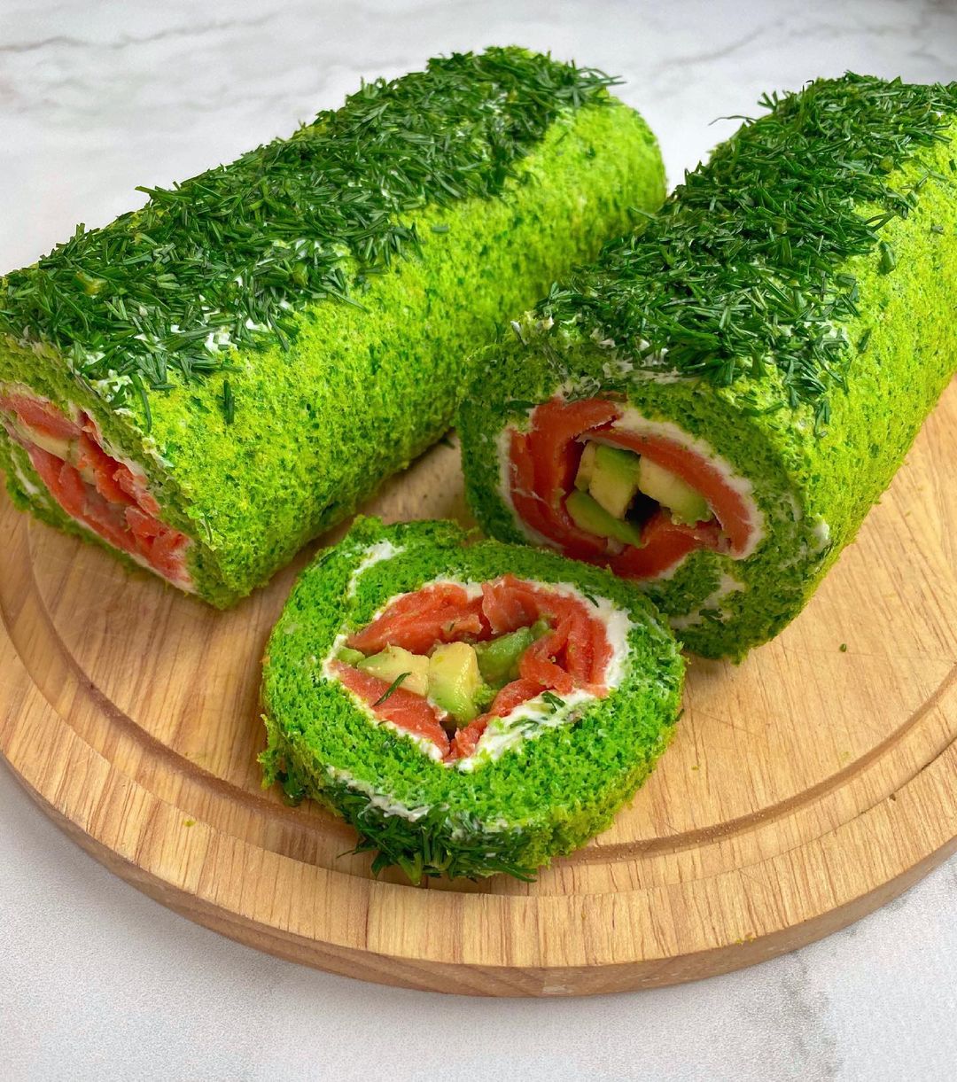 Snack roll with spinach